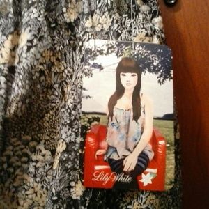 NWT Lily White Fkoral Mini Skirt M U.S.A.